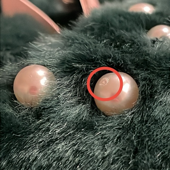 Victoria’s Secret Criss Cross Faux Fur Green and Faux Pearl Slippers NWT - Picture 11 of 11